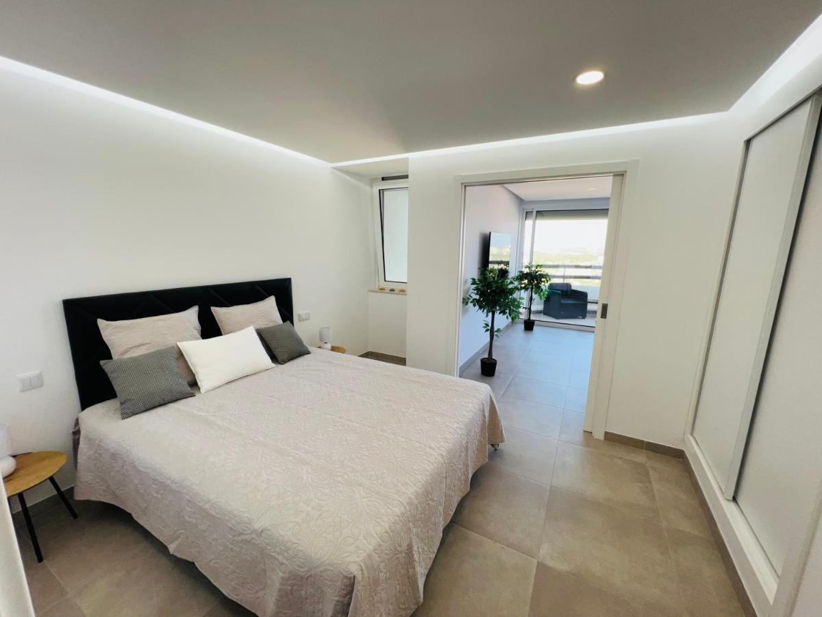 Top Ocean View Apartment - Amazing Sunset - Modern Style - Pool & 200M To Beach Portimao Bagian luar foto