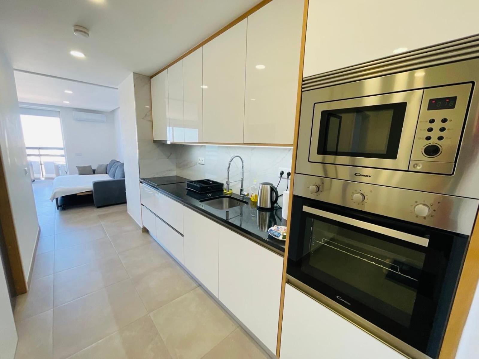 Top Ocean View Apartment - Amazing Sunset - Modern Style - Pool & 200M To Beach Portimao Bagian luar foto