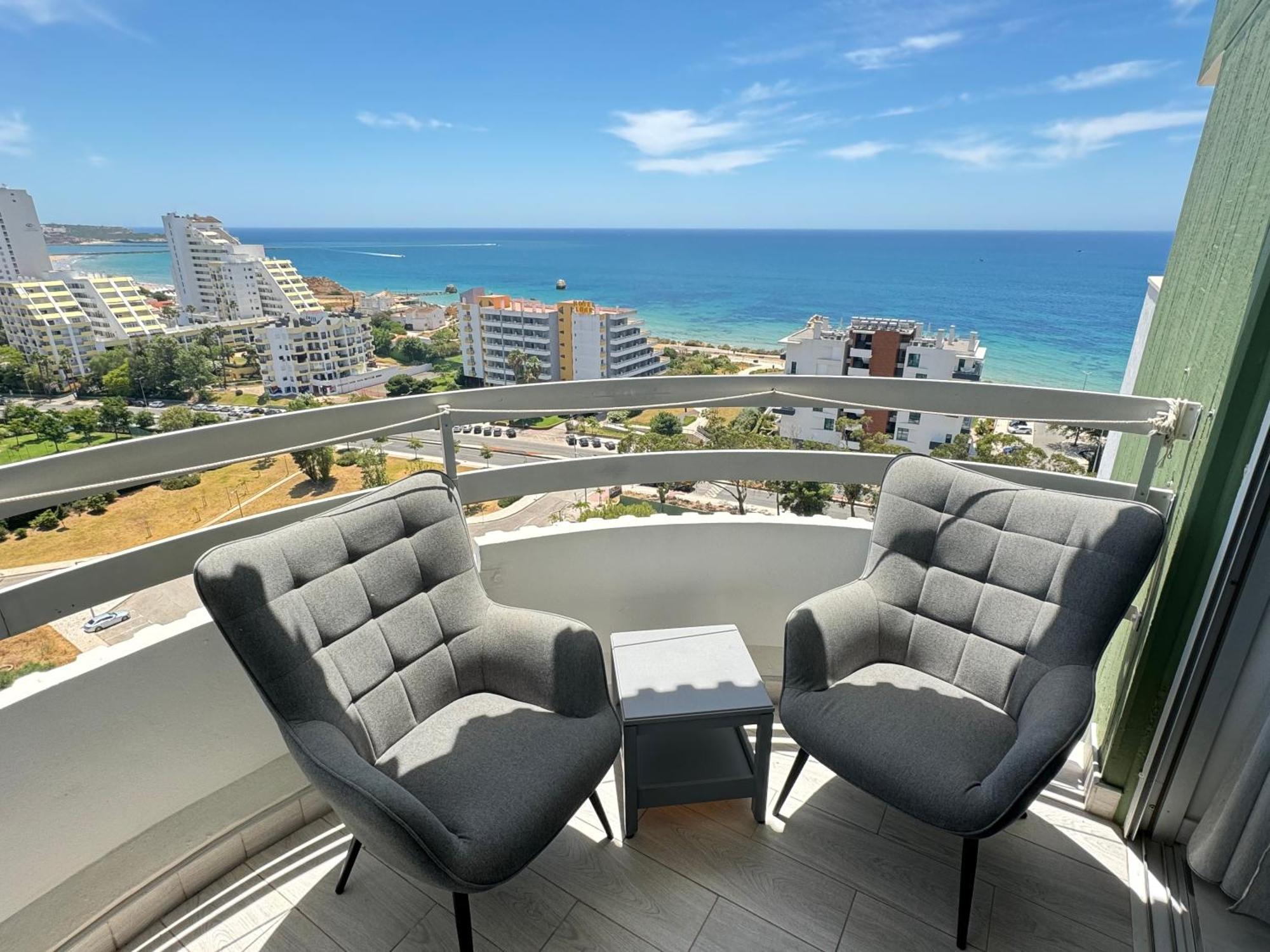 Top Ocean View Apartment - Amazing Sunset - Modern Style - Pool & 200M To Beach Portimao Bagian luar foto