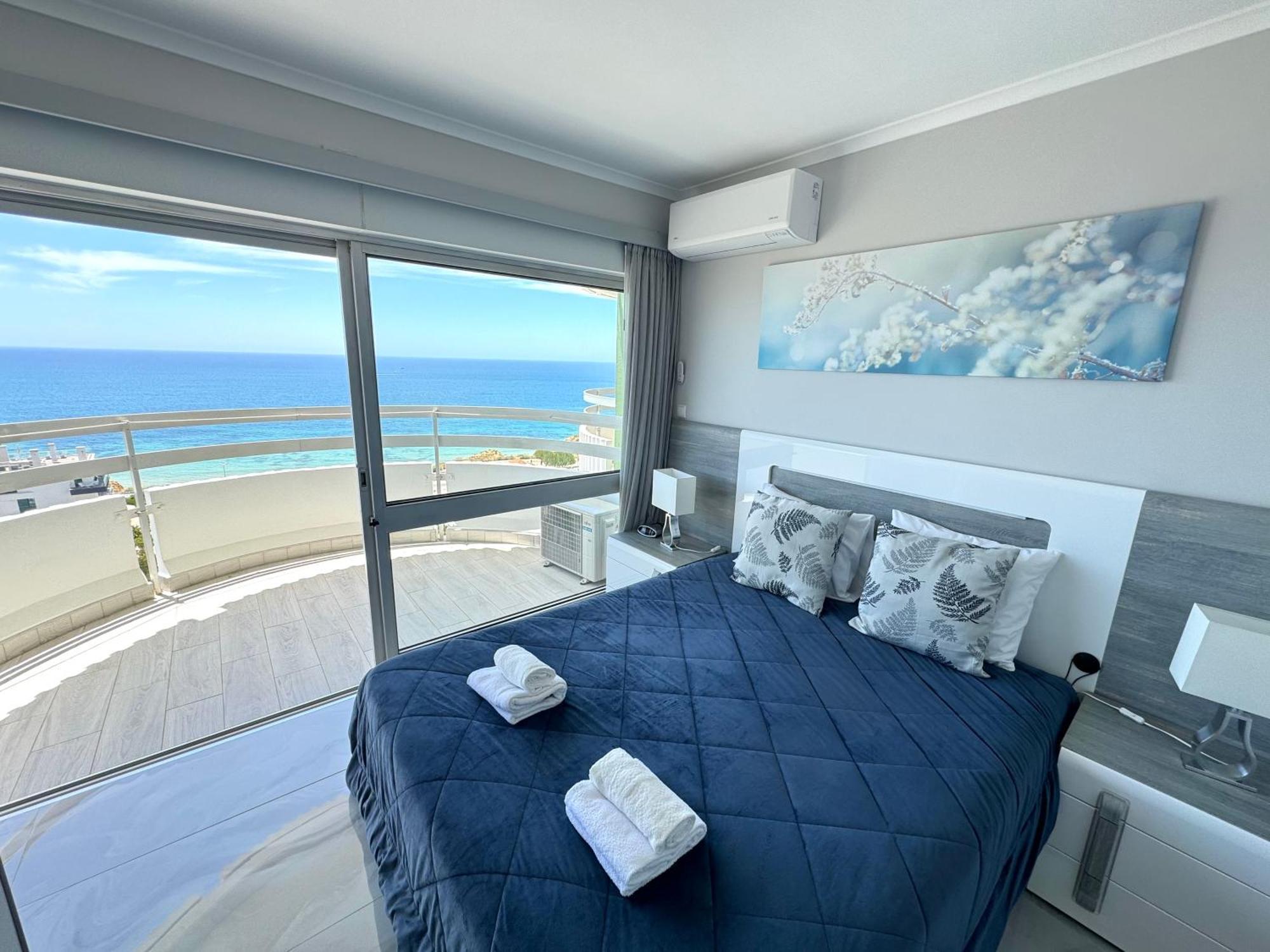 Top Ocean View Apartment - Amazing Sunset - Modern Style - Pool & 200M To Beach Portimao Bagian luar foto