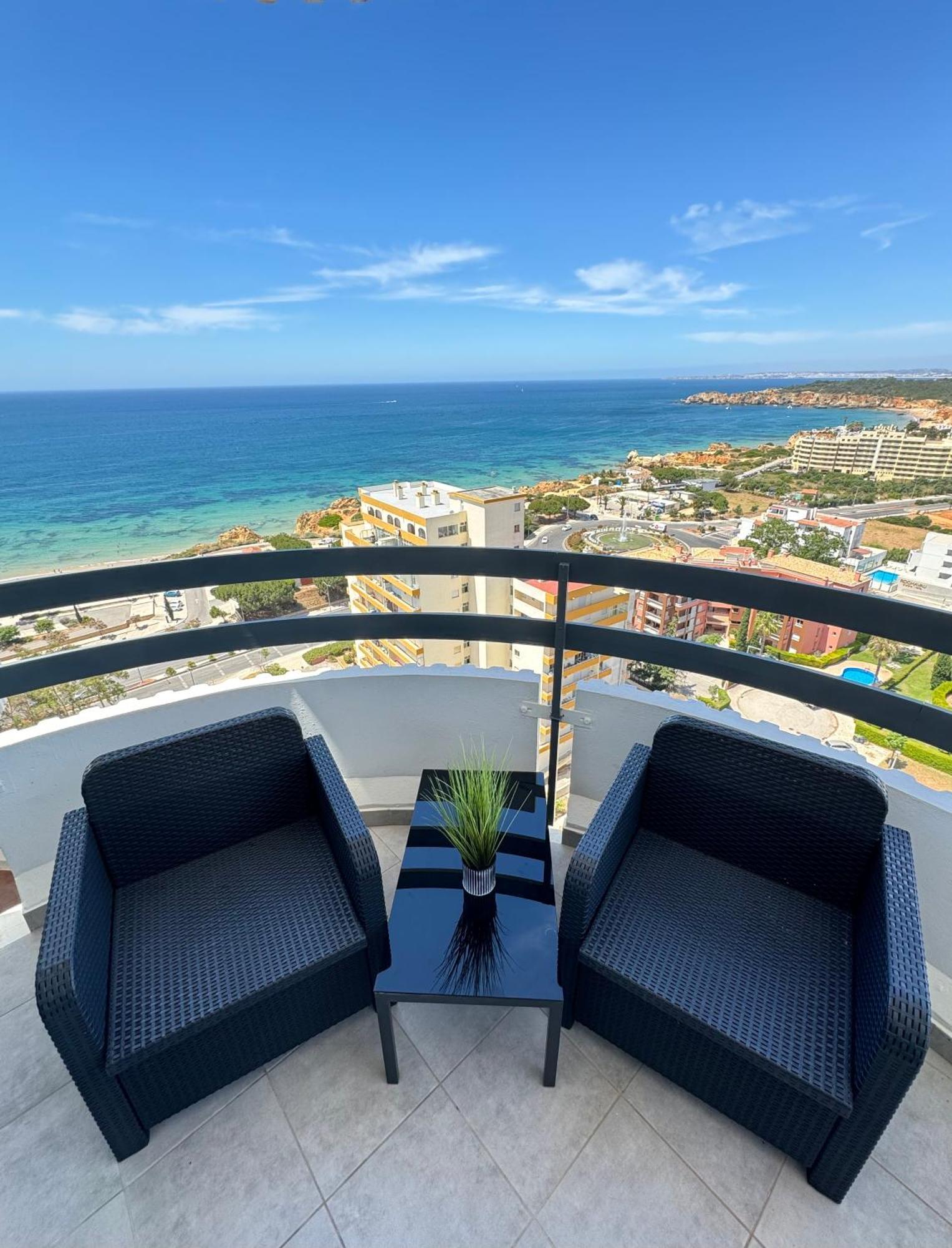 Top Ocean View Apartment - Amazing Sunset - Modern Style - Pool & 200M To Beach Portimao Bagian luar foto