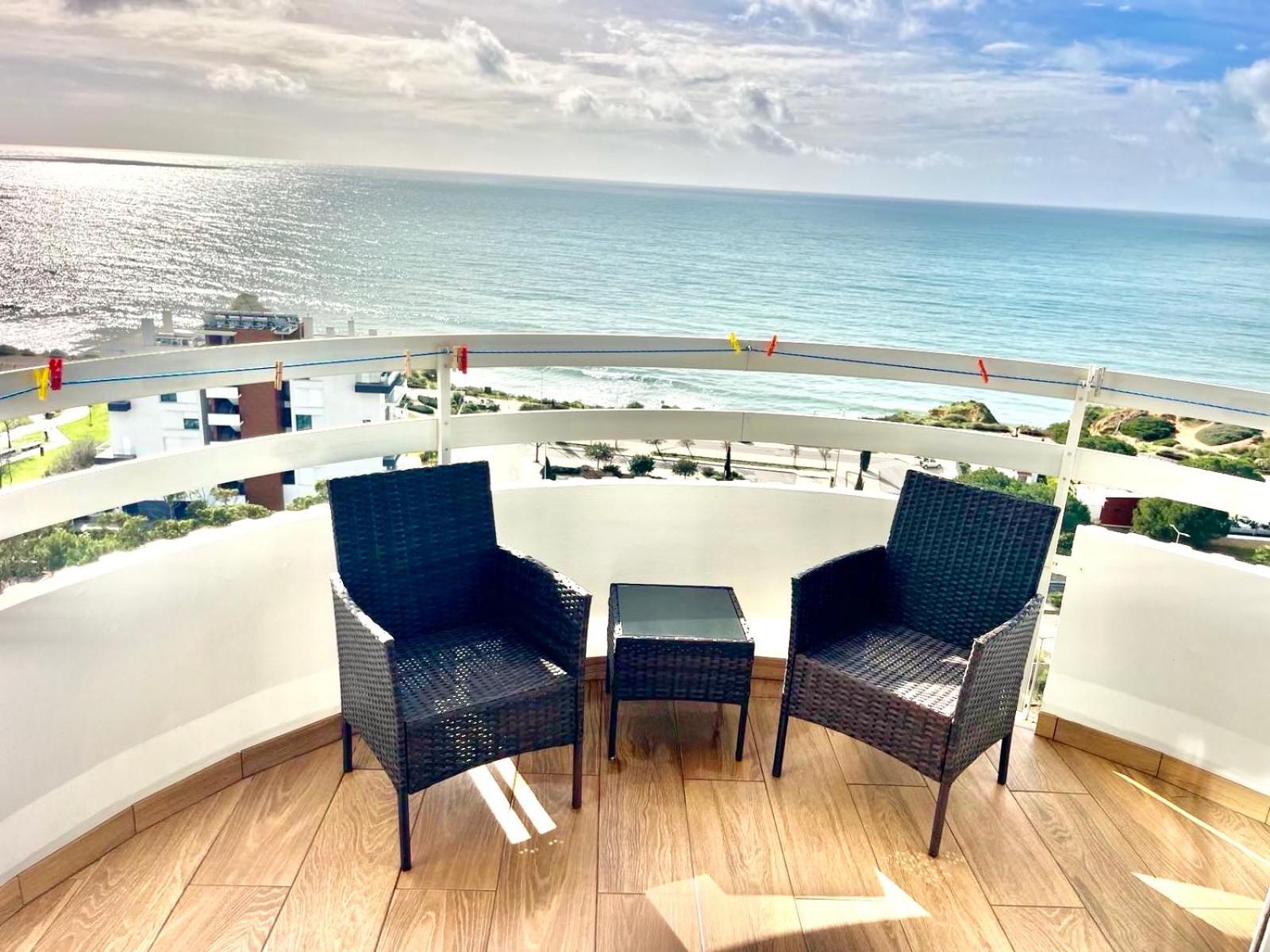 Top Ocean View Apartment - Amazing Sunset - Modern Style - Pool & 200M To Beach Portimao Bagian luar foto